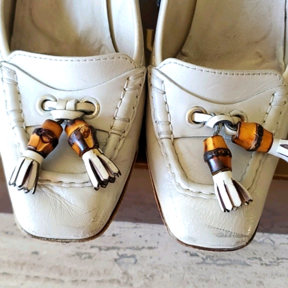 Gucci Cream Heels with Brown Accents - Picture 5 of 5